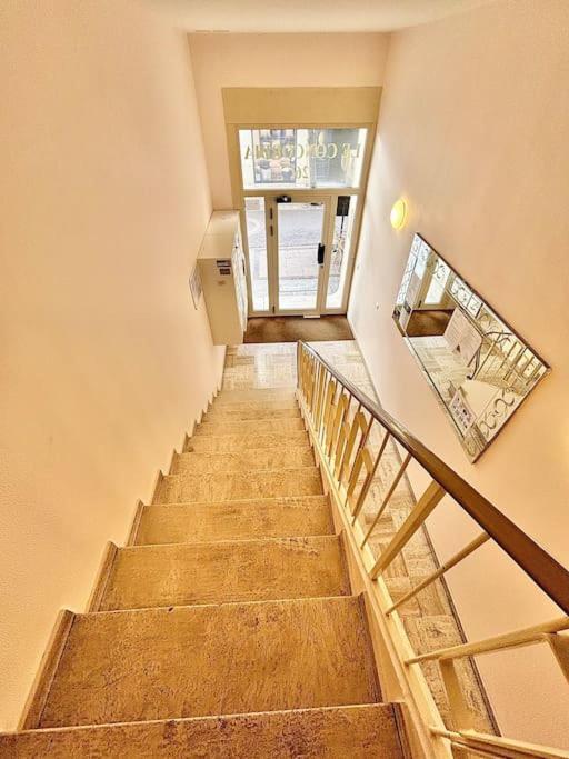 Apartment 1 - 26h